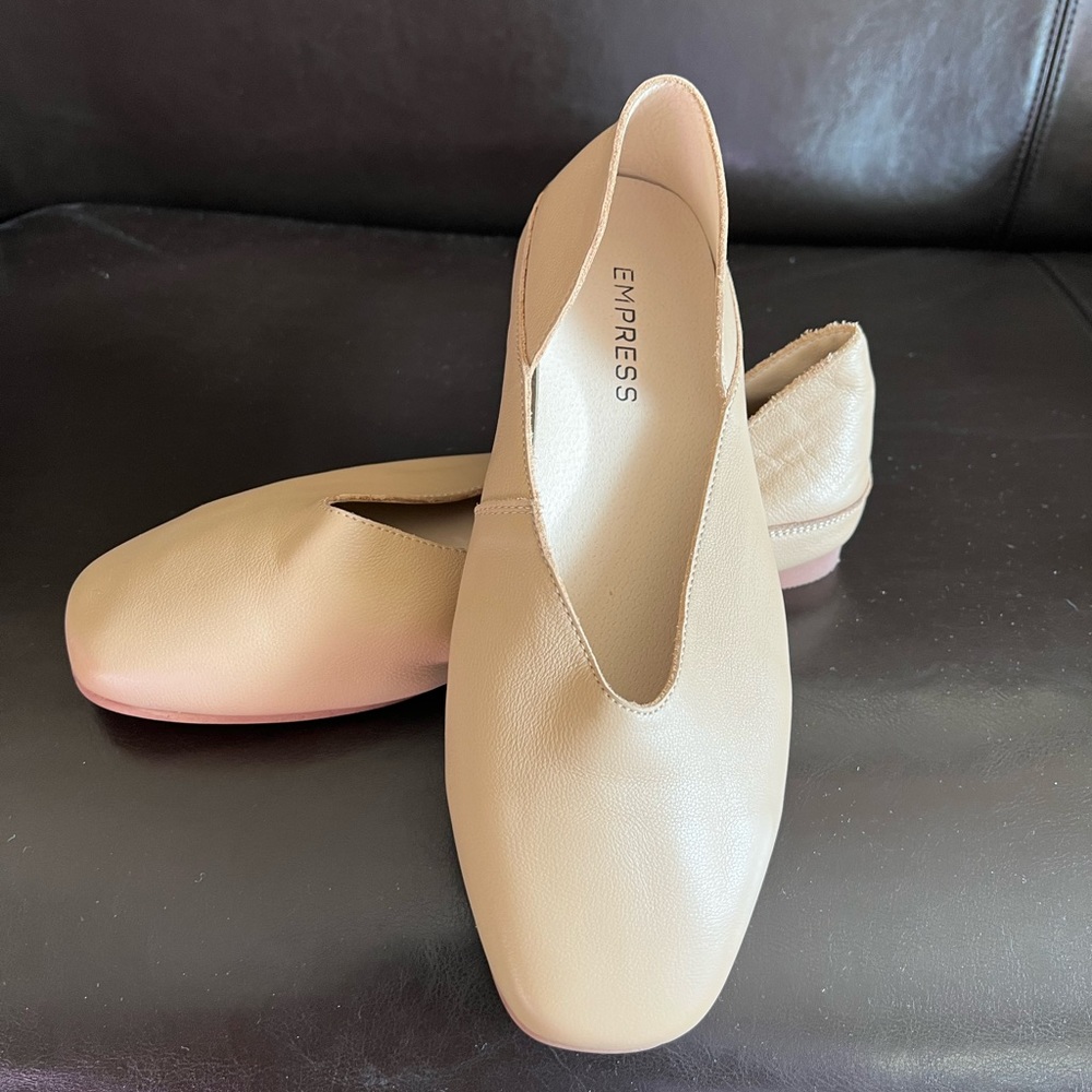 Women’s Empress Leather flat.  So comfy! OBO. Size 41.